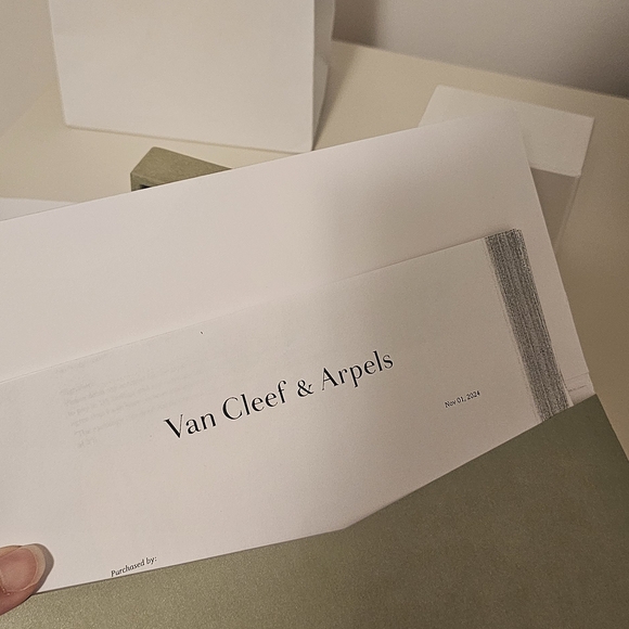 Van Cleef & Arpels White and Gold Butterfly Bracelet - Picture 7 of 7